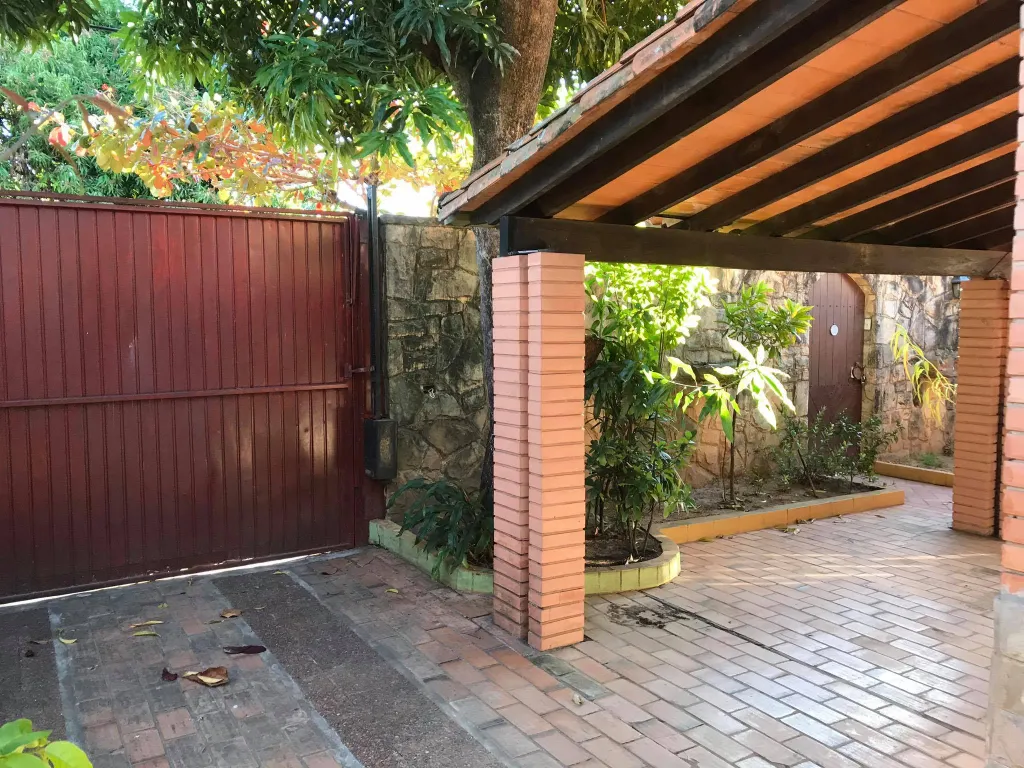 Alquilo Casa Segura en YPACARAI — foto 2