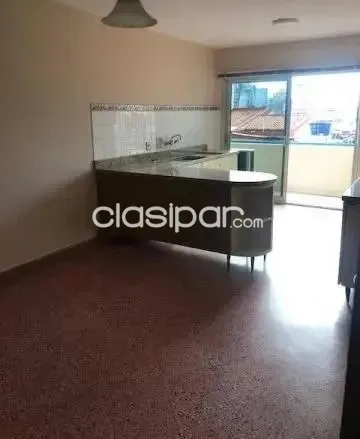 Alquilo departamentos amplios con área de servicio. Zona centro. — foto 2