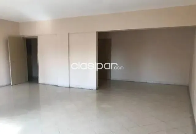 Alquilo departamentos amplios con área de servicio. Zona centro. — foto 3