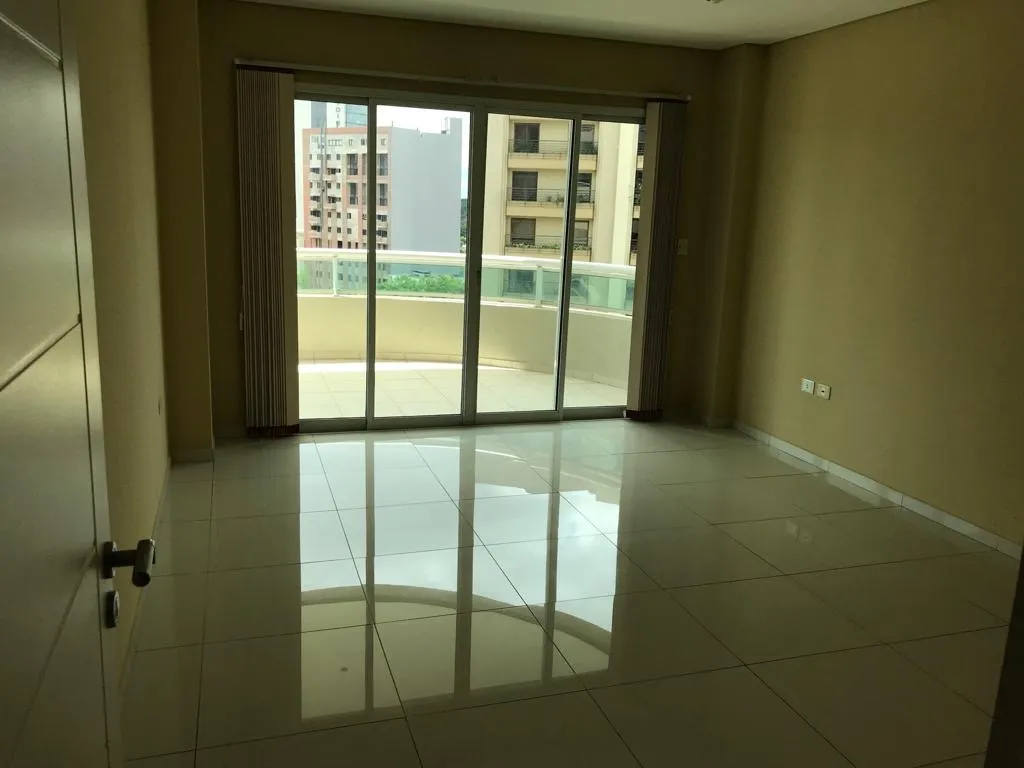 En alquiler amplio departamento en el edificio Martinica,ubicado sobre la Avda Sta Teresa — foto 3