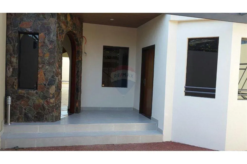BO MBURICAO – SEMINARIO: EN OFERTA, ELEGANTE DÚPLEX, 6 DORMITORIOS, 254.000 USD — foto 2