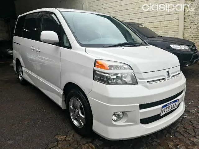 Toyota Voxy 2002 - foto 2