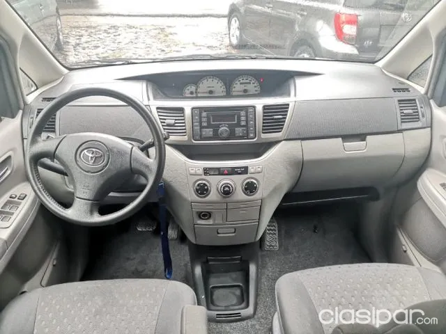 Toyota Voxy 2002 — foto 6