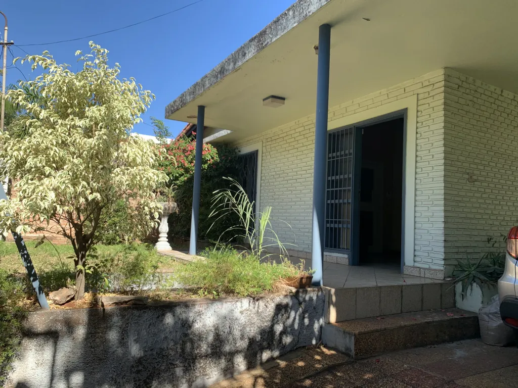 ¡¡OPORTUNIDAD ÚNICA PARA INVERSIONISTAS!! VENDO CASA SOBRE AV. VENEZUELA — foto 2
