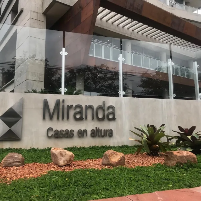 VENDO DEPARTAMENTO 2 DORMITORIOS EN EDIFICIO MIRANDA — foto 2