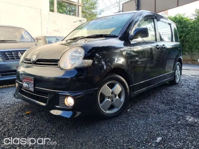 Toyota Sienta 2003 - foto 2