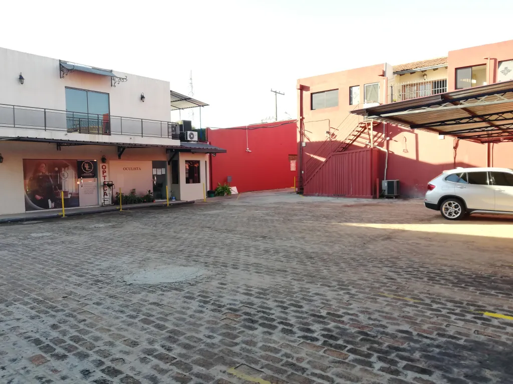 ESTACIONAMIENTO DIA y NOCHE en SAN LORENZO - ZONA MERCADO y SUPER STOCK — foto 3