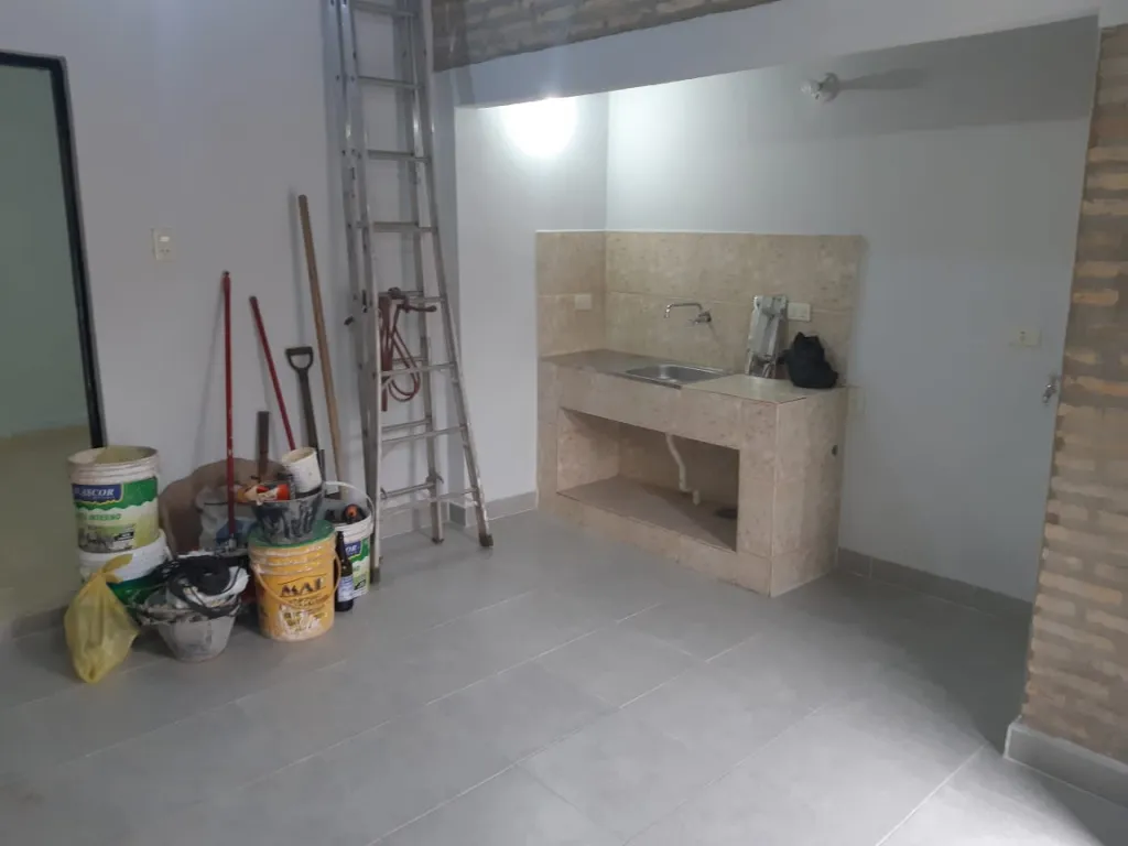 SE ALQUILA DEPARTAMENTO EN LAMBARE ZONA TERMINAL PLANTA BAJA — foto 2