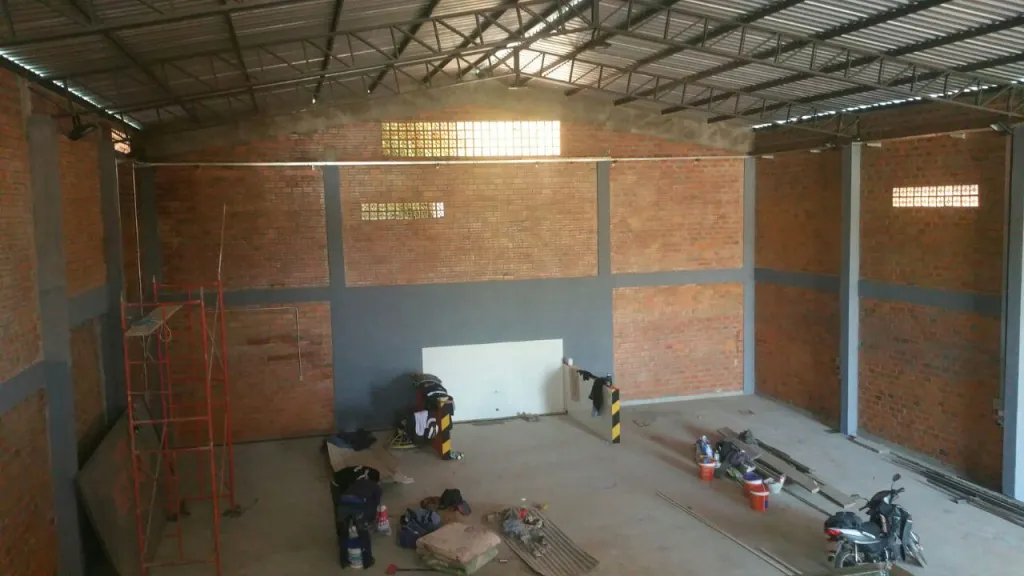 Importante Local Industrial En Lambare, Excelente Construccion De 2 Años — foto 2
