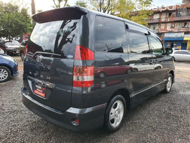 Toyota Noah 2004 — foto 7