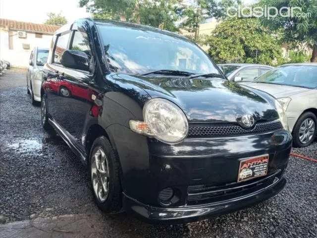 Toyota Sienta 2005 — foto 2