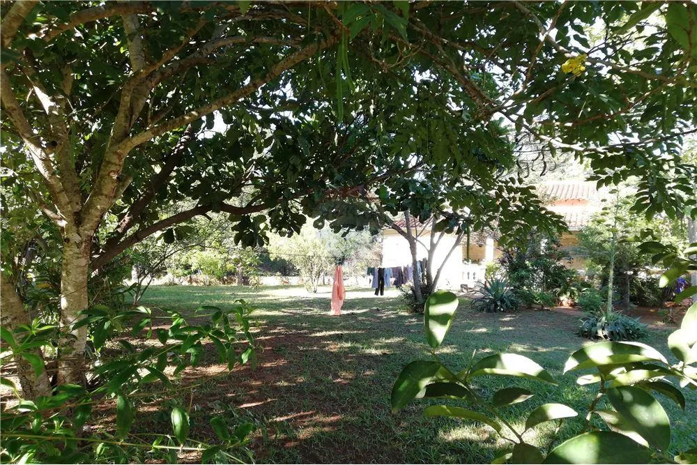 VENTA DE CASA CON AMPLIO JARDÍN EN LUQUE 550,000,000 ₲ — foto 2