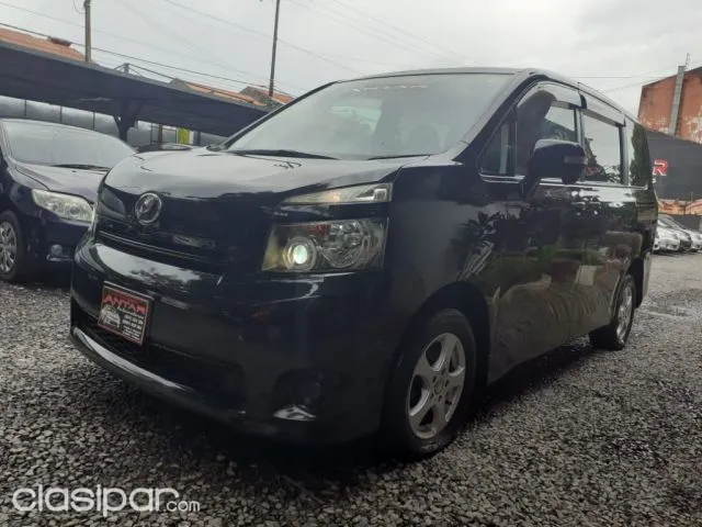 Toyota Voxy 2007 - foto 2