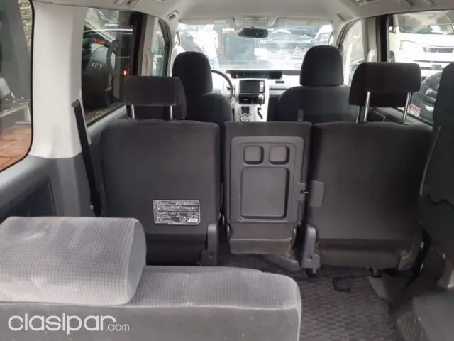 Toyota Voxy 2007 — foto 5