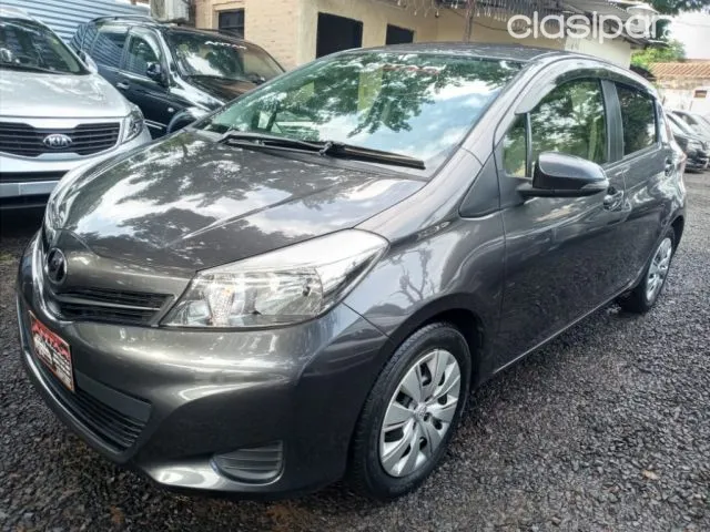 Toyota Vitz 2012 - foto 2