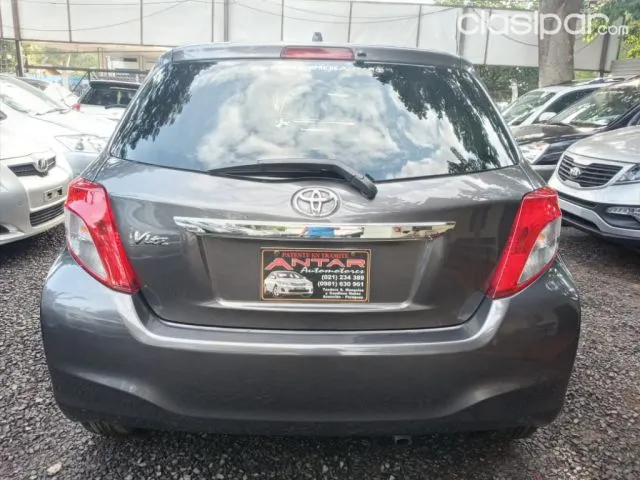 Toyota Vitz 2012 — foto 3