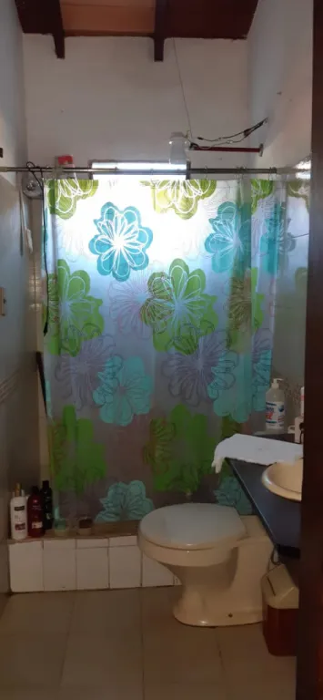 Vendo casa en Ñemby, Superficie 480 mts2, construccion 120 mts2, 03 dormitorios, 01 baño — foto 3