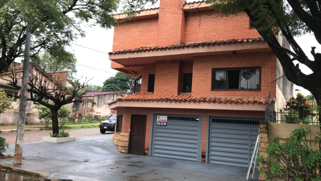 INMOBILIARIA VENDE CASA en la calle Herrera 3132 esq. Bomberos Voluntarios. — foto 2