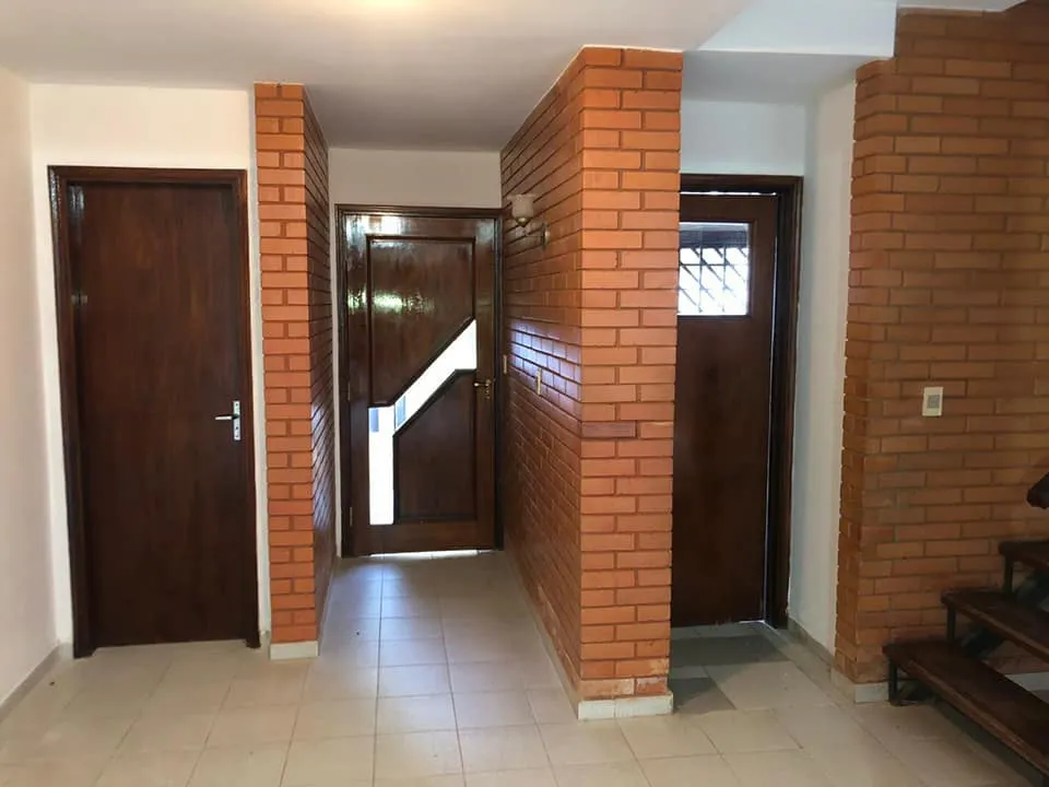 Duplex en el barrio Mburucuya a cuadras de santisima trinidad — foto 2