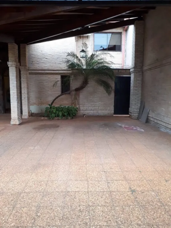 VENDO HERMOSA RESIDENCIA DETRAS DEL COLEGIO DE LA ASUNCION! EN FERNANDO DE LA MORA Z NOR — foto 3