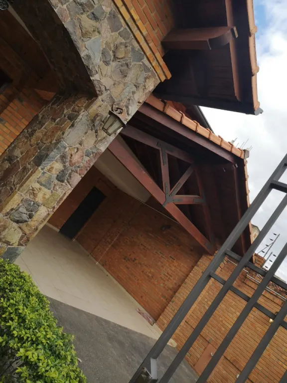 VENDO HERMOSA E IMPECABLE CASA EN MBURUCUYA MIRAFLORES — foto 3