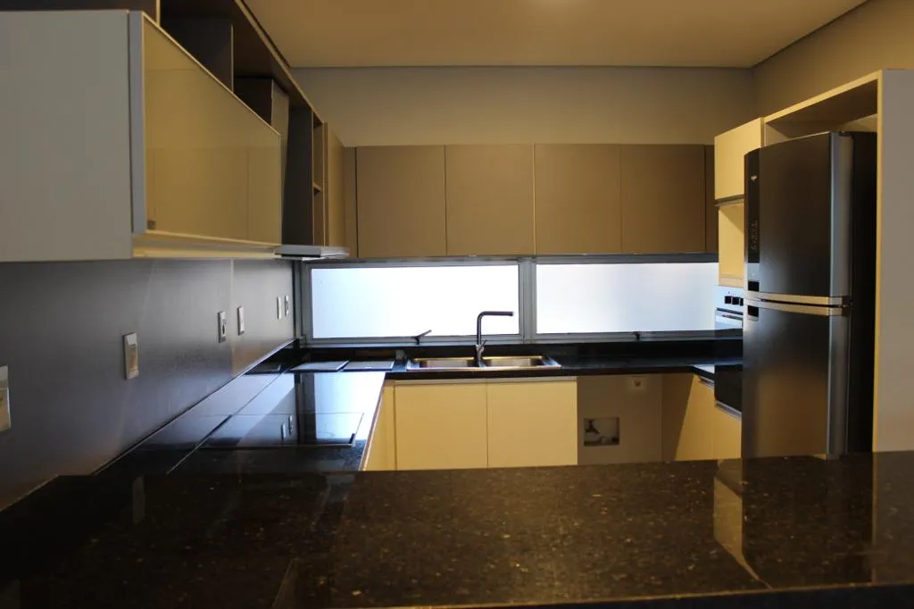 ALQUILO HERMOSO Y MODERNO TRIPLEX EN MBURUCUYA 350M2 🤩 PRECIO: USD 1.800 — foto 3