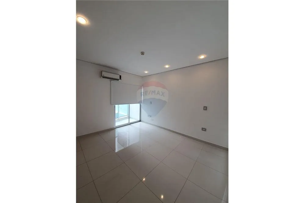 OFERTA AMPLIO Y LUJOSO DPTO DE 2 SUITES Y 2 COCHERAS. — foto 3