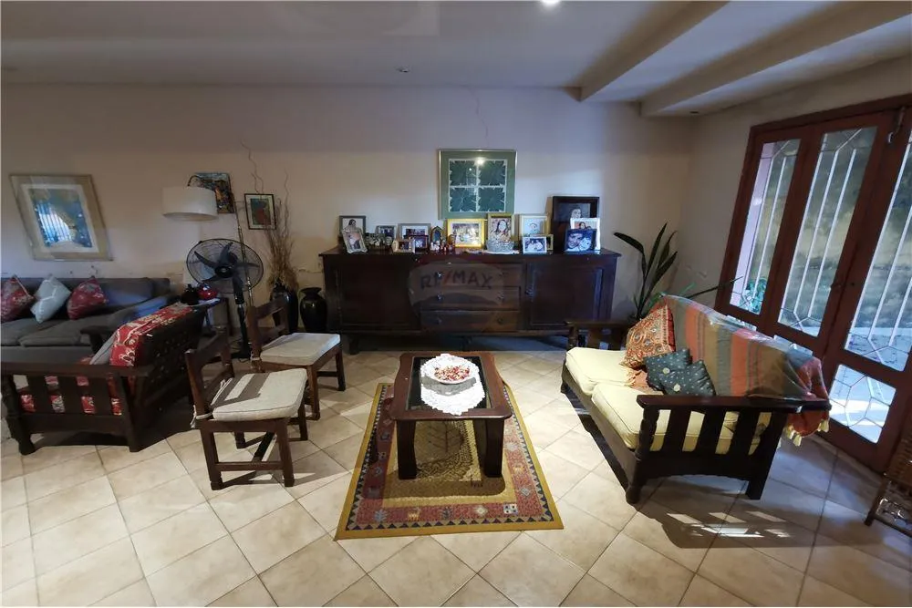 VENDO AMPLIA CASA EN BO. RECOLETA (4 DORMITORIOS) — foto 3