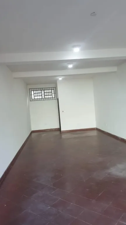 ALQUILO AMPLIO SALÓN COMERCIAL EN SAN LORENZO (CENTRO) — foto 2