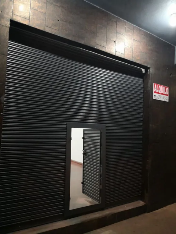 ALQUILO AMPLIO SALÓN COMERCIAL EN SAN LORENZO (CENTRO) — foto 3