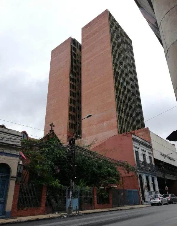 Vendo Dpto super amplio y hermoso en el Edif Ahorros Paraguayo — foto 3