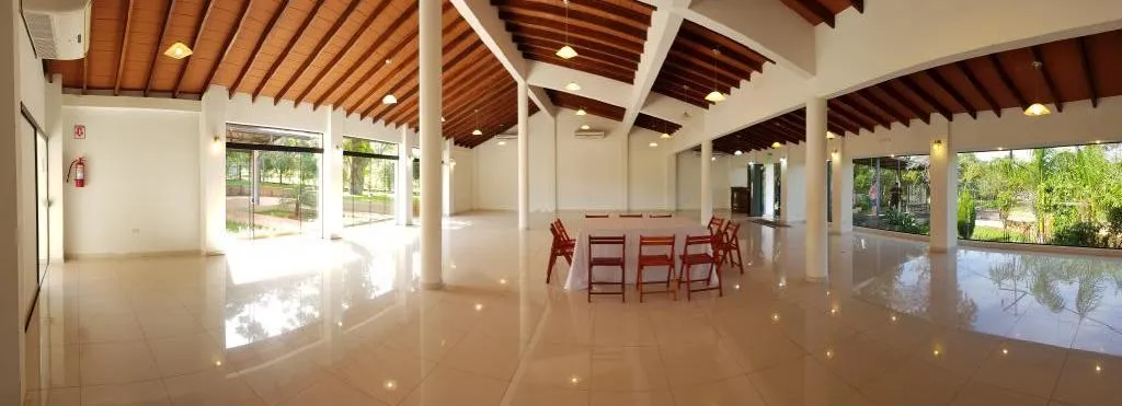 VENDO HERMOSA RESIDENCIA EN LA CIUDAD DE CAACUPÉ — foto 2