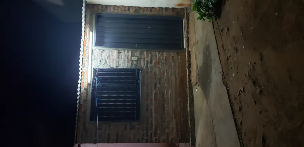 SE ALQUILA UNA PIEZA NUEVA GRANDE — foto 2
