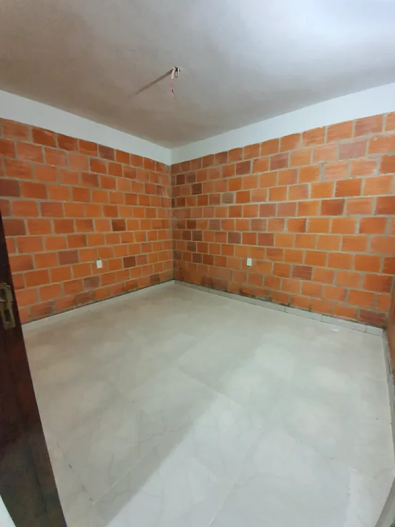 CASA DOS HABITACIONES, PATIO Y GARAGE — foto 3
