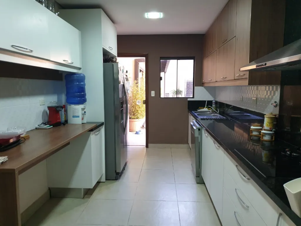 Hermosa residencia - Barrio Manora! — foto 3