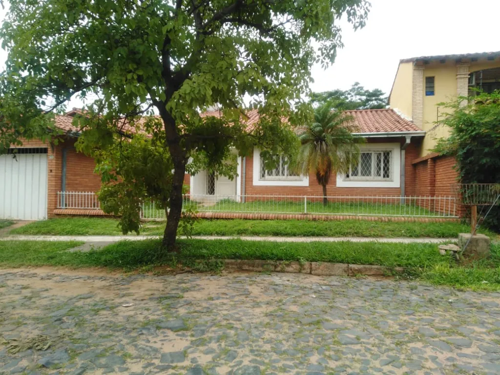 VENDO RESIDENCIA ZONA MBURUCUYA- ASUNCION — foto 3
