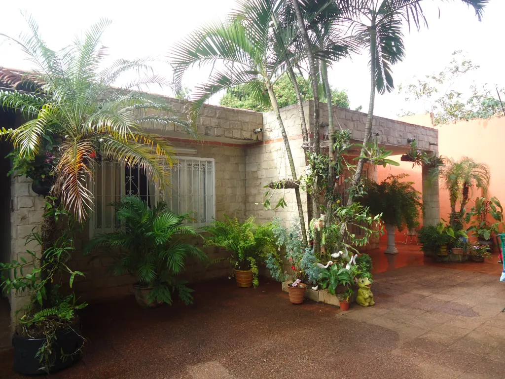 VENDO HERMOSA RESIDENCIA UBICADO EN FERNANDO DE LA MORA ZONA SUR — foto 3