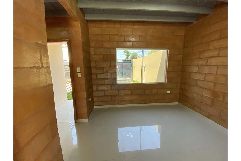 EN VENTA DÚPLEX EN LUQUE — foto 3