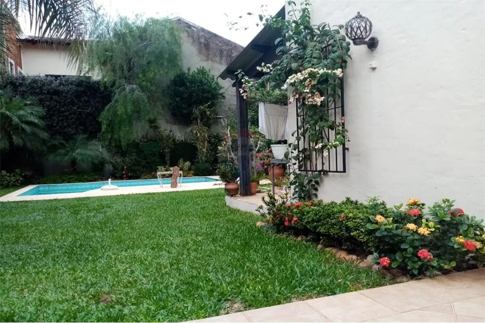 VENDO CASA SOBRE CAPITAN CARPINELLI BARRIO MBURICAÓ 340,000 USD — foto 2