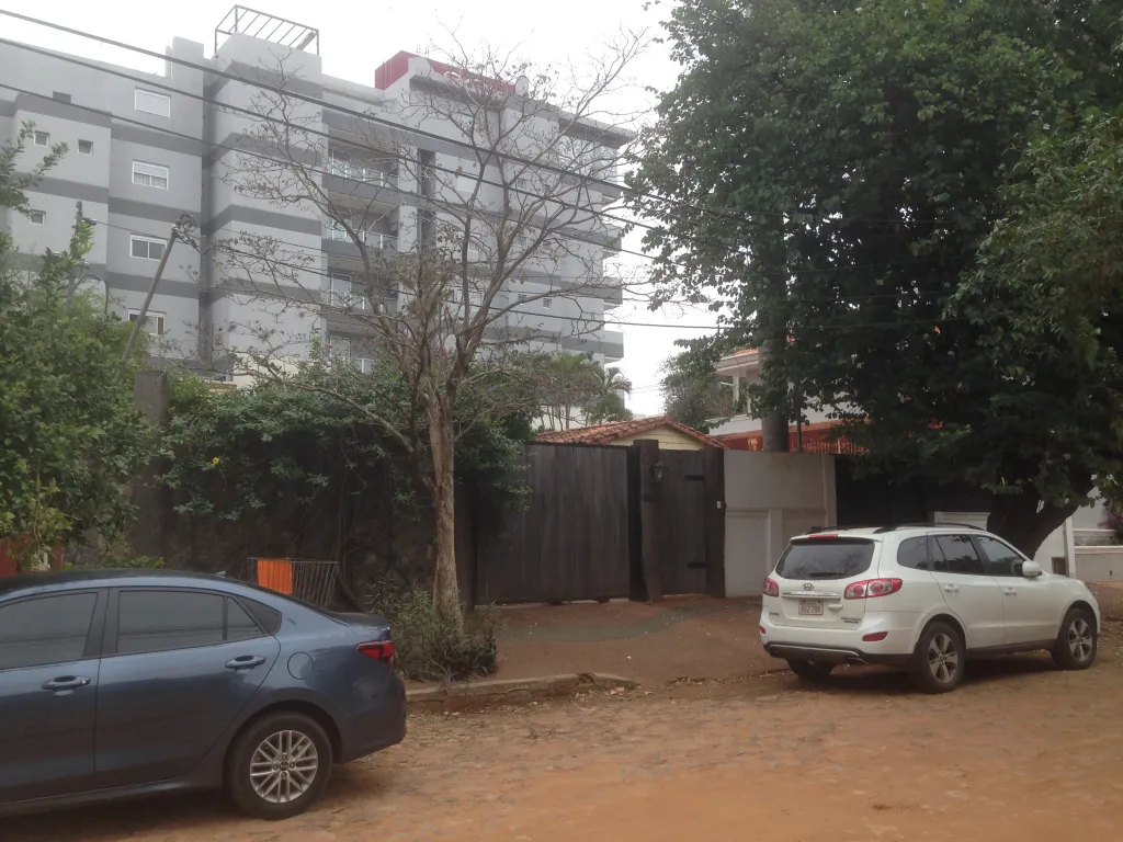 Zona Shopping del Sol, Las Lomas Terreno 20 x 32 — foto 3