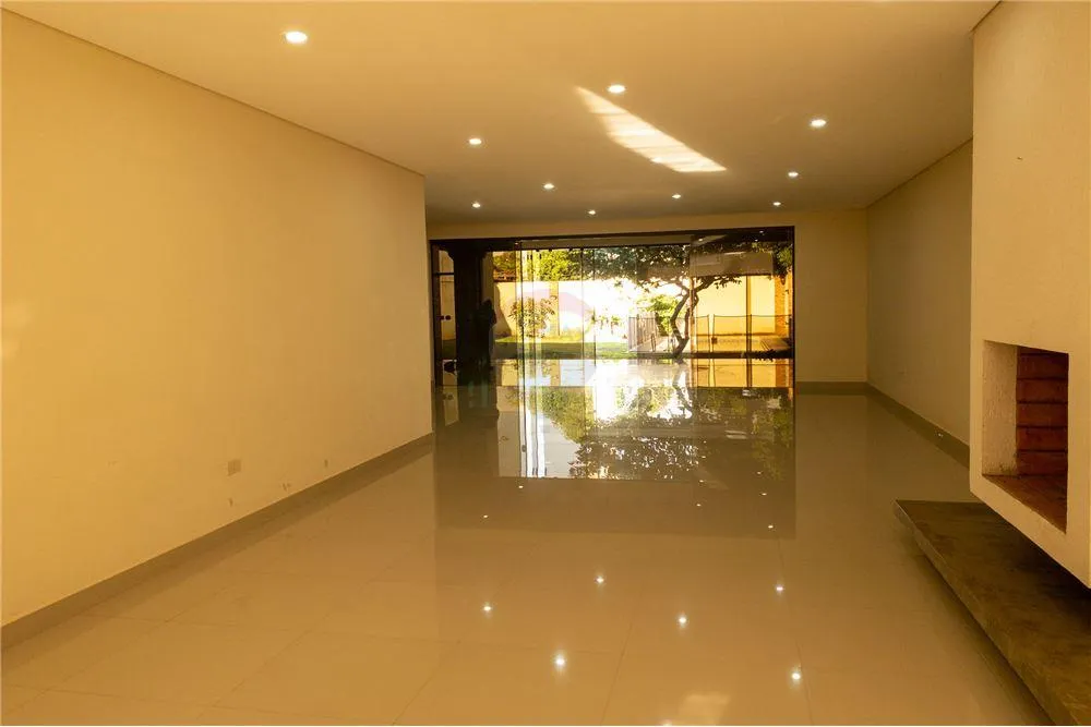 Venta hermosa Residencia está situada en el prestigioso Barrio Mburucuya — foto 3