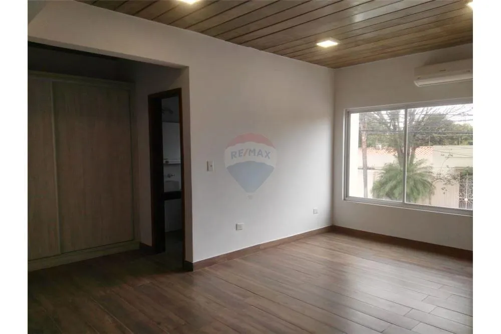 VENDO CASA EN ASUNCIÓN - BARRIO HERRERA — foto 2