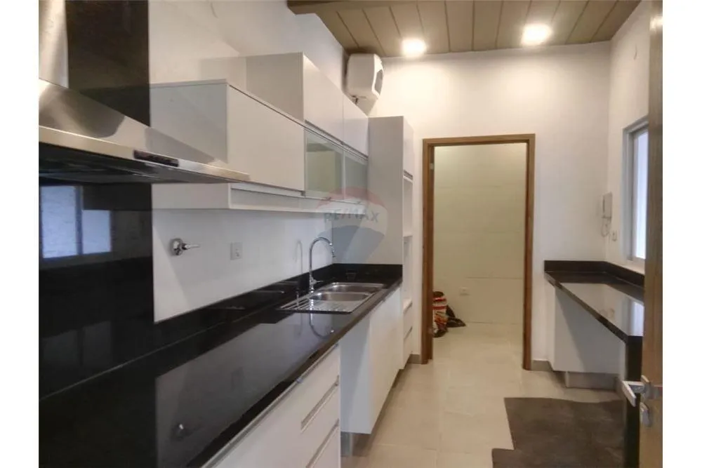 VENDO CASA EN ASUNCIÓN - BARRIO HERRERA — foto 3