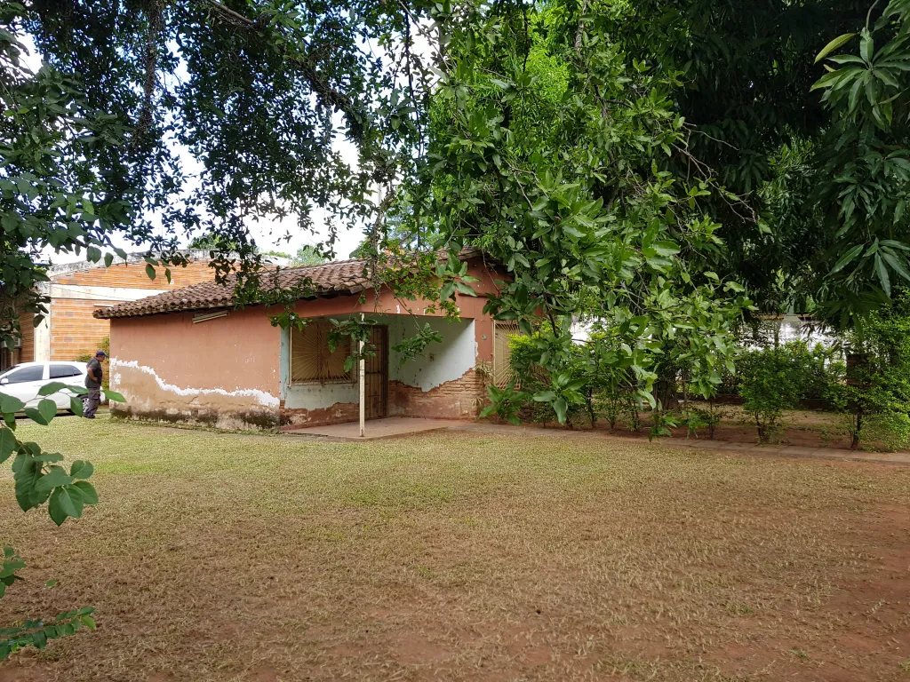 VENDO PROPIEDAD p CONSTRUIR 7 DUPLEX sCALLE CEMENTADA LEONISMO LUQUEÑO — foto 2