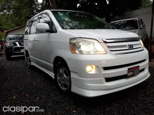 Toyota Noah 2004 - foto 2