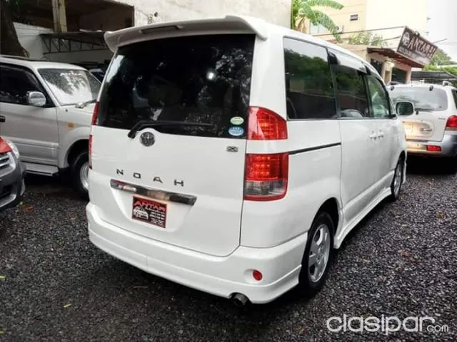 Toyota Noah 2004 - foto 8