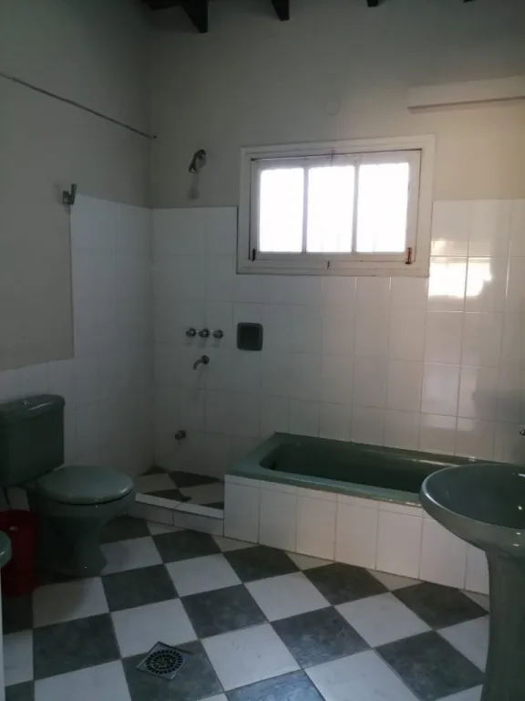 Se alquila casa para vivienda u oficina zona Colegio Inter — foto 2