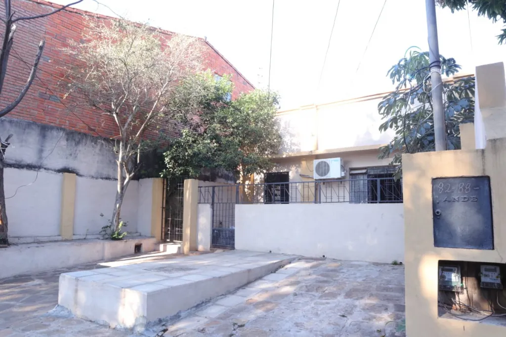 ATENCIÓN INVERSIONISTAS CASA CON RENTA ASEGURADA — foto 3