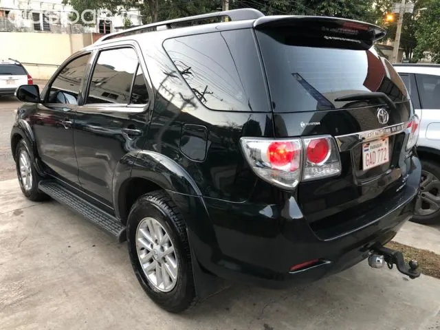 Toyota Fortuner 2013 - foto 8