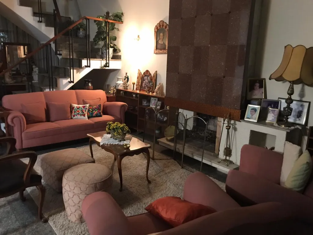 BO LAS MERCEDES: CONFORTABLE RESIDENCIA, 4 DORMITORIOS (1 EN PB), JARDÍN, PISCINA. — foto 3
